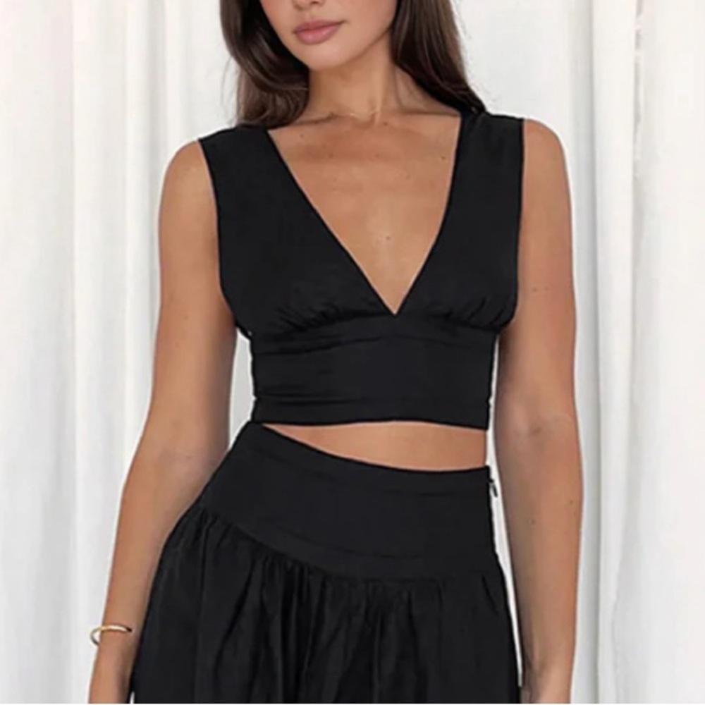 Commence black v-neck tank top new with tags